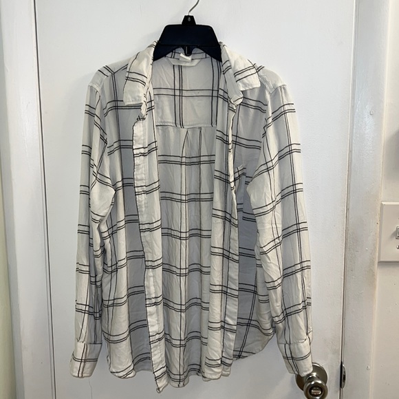 H&M Tops - h&m wide grid black + white flannel shirt